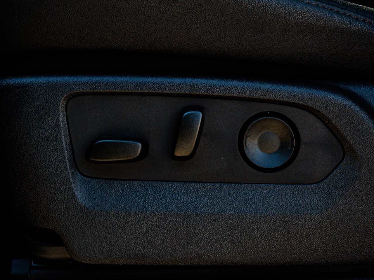 2025 Chevrolet Silverado 1500 4WD Crew Cab 147 ZR2 White Sherwood Park - photo #19