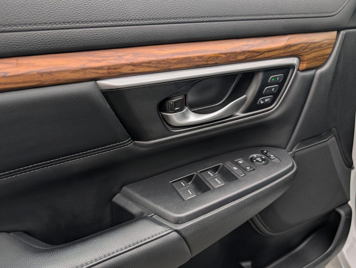 2019 Honda CR-V White La Sarre - photo #9