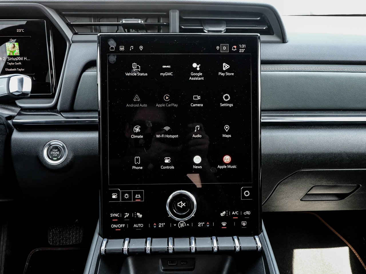 2026 GMC Terrain AWD 4dr AT4 White Sherwood Park - photo #26