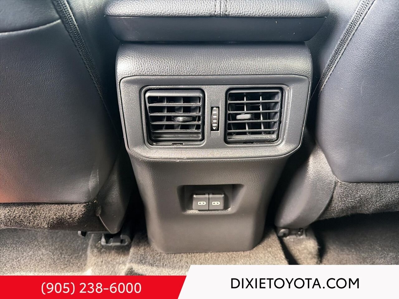 2023 Toyota RAV4 XLE PREMIUM AWD / HEATED SEATS / MOONROOF / LEATHER SURFACE / CARPLAY AND ANDROID AUTO Silver Sky Metallic Mississauga - photo #18