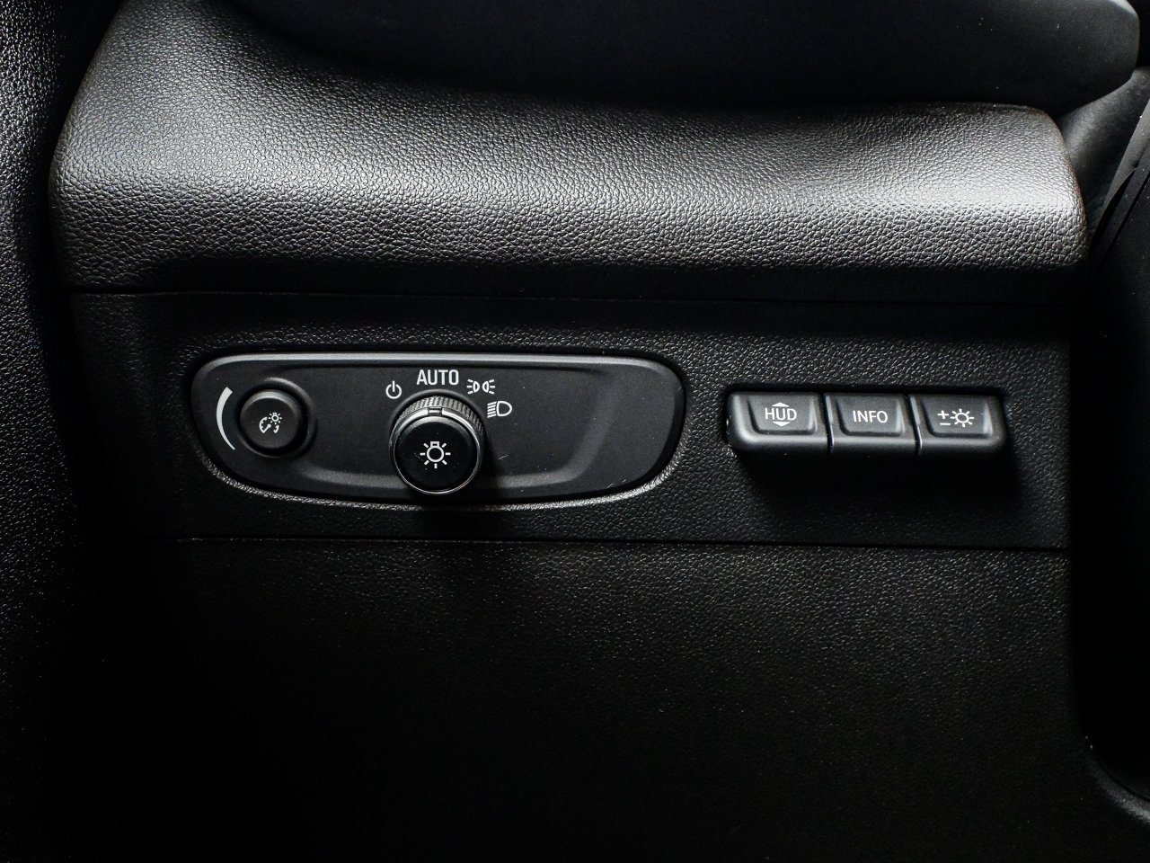 2022 Buick Envision AWD 4dr Essence Blue Sherwood Park - photo #19