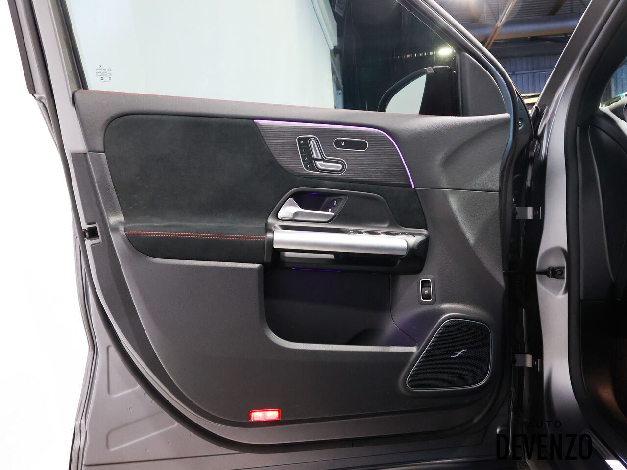 2023 Mercedes-Benz GLA Grey Saint-Eustache - photo #10