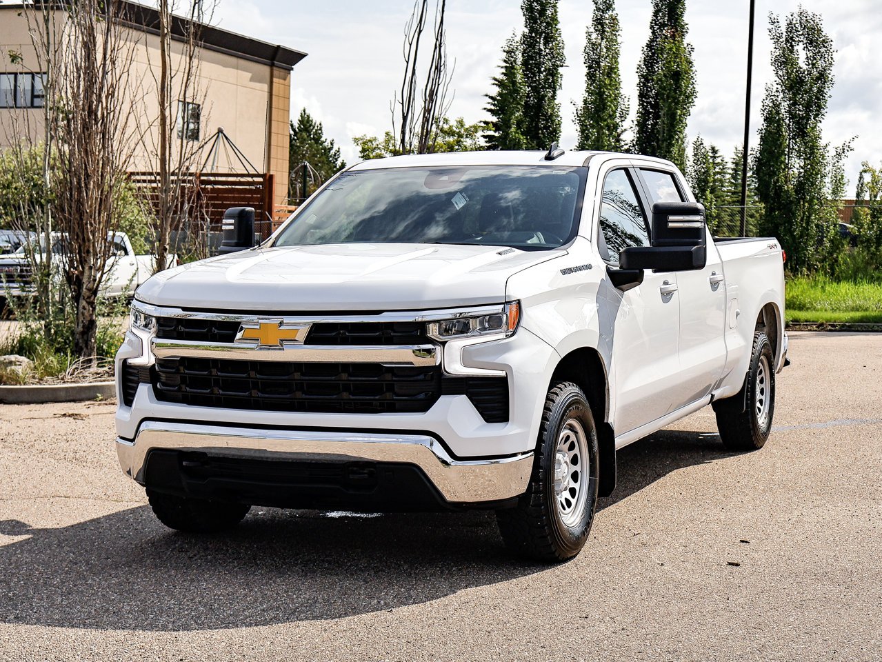 2025 Chevrolet Silverado 1500 4WD Crew Cab 147 LT White Sherwood Park - photo #3
