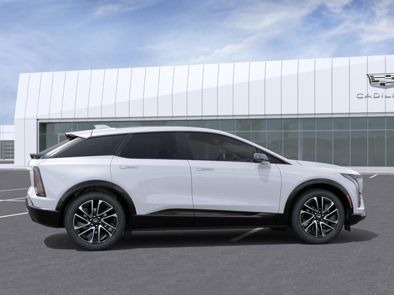 2027 CADILLAC OPTIQ 2027 White