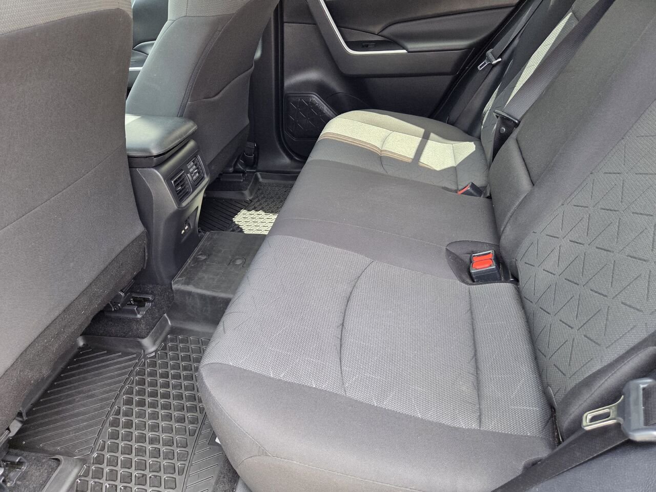 2021 Toyota RAV4 Grey Mont-Laurier - photo #14