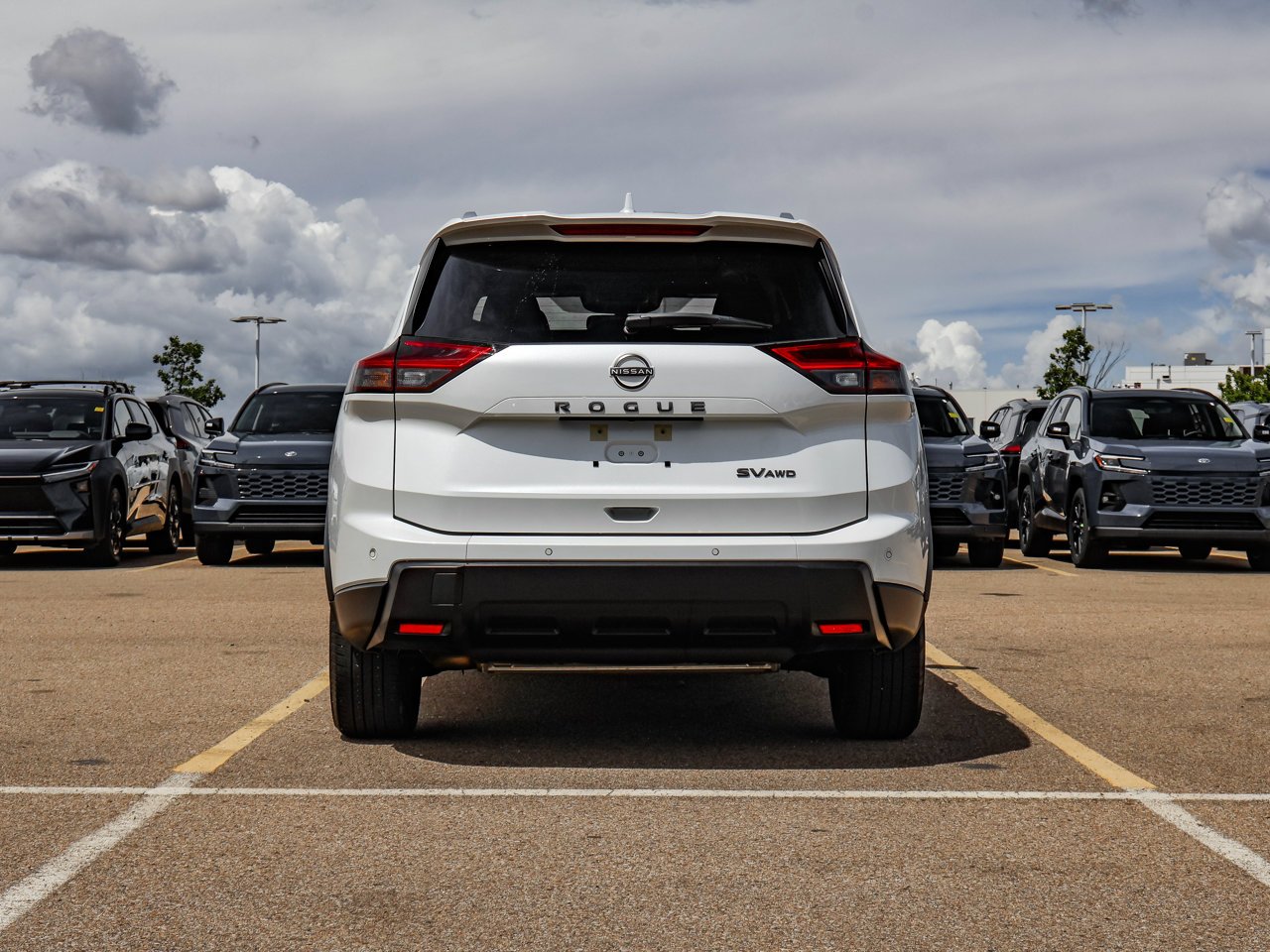 2024 Nissan Rogue AWD SV Moonroof White Sherwood Park - photo #6