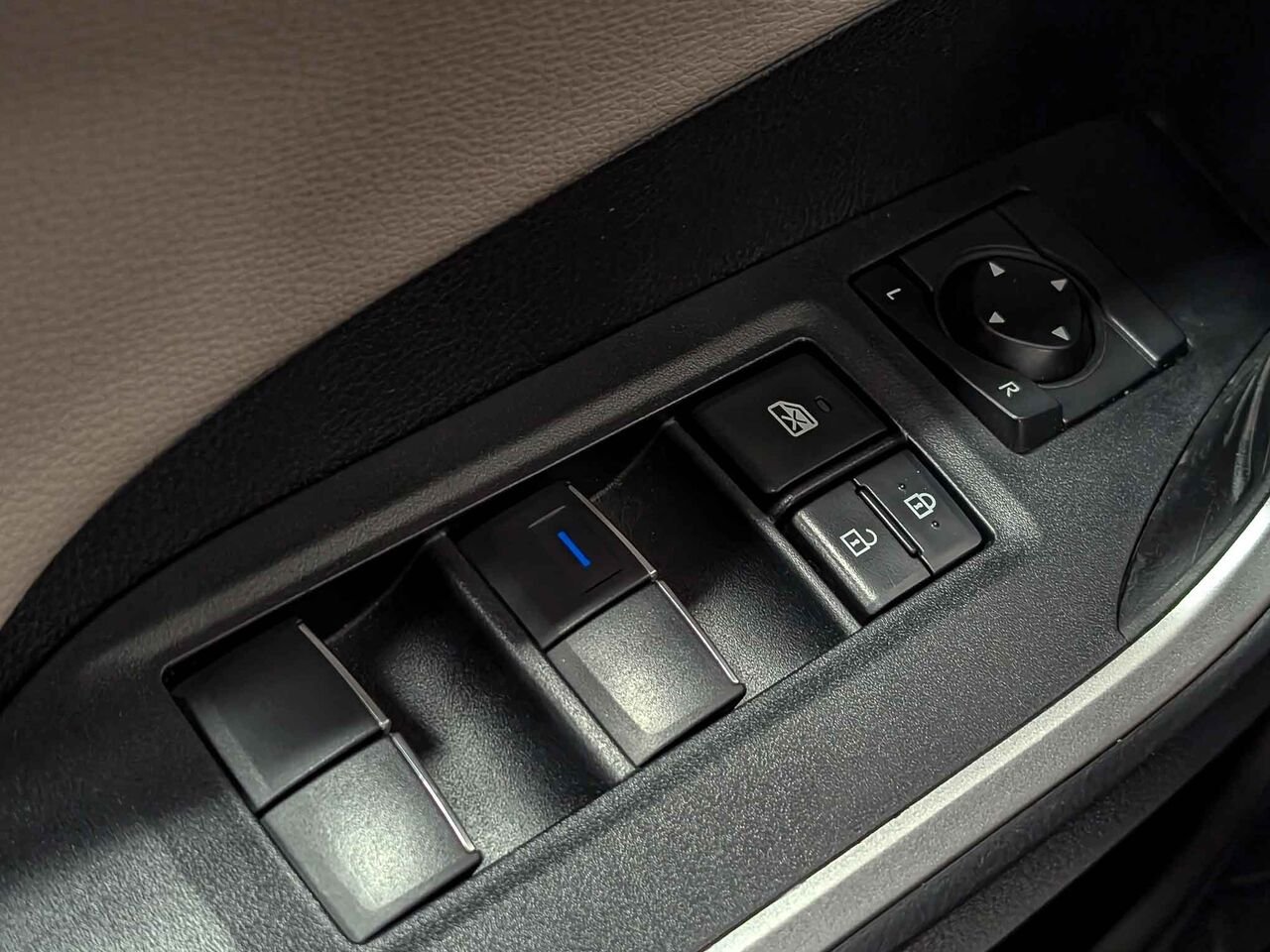 Toyota RAV4 AWD Limited Toit Ouvrant Cuir Bas Km 2021 Autre Sherbrooke - photo #21