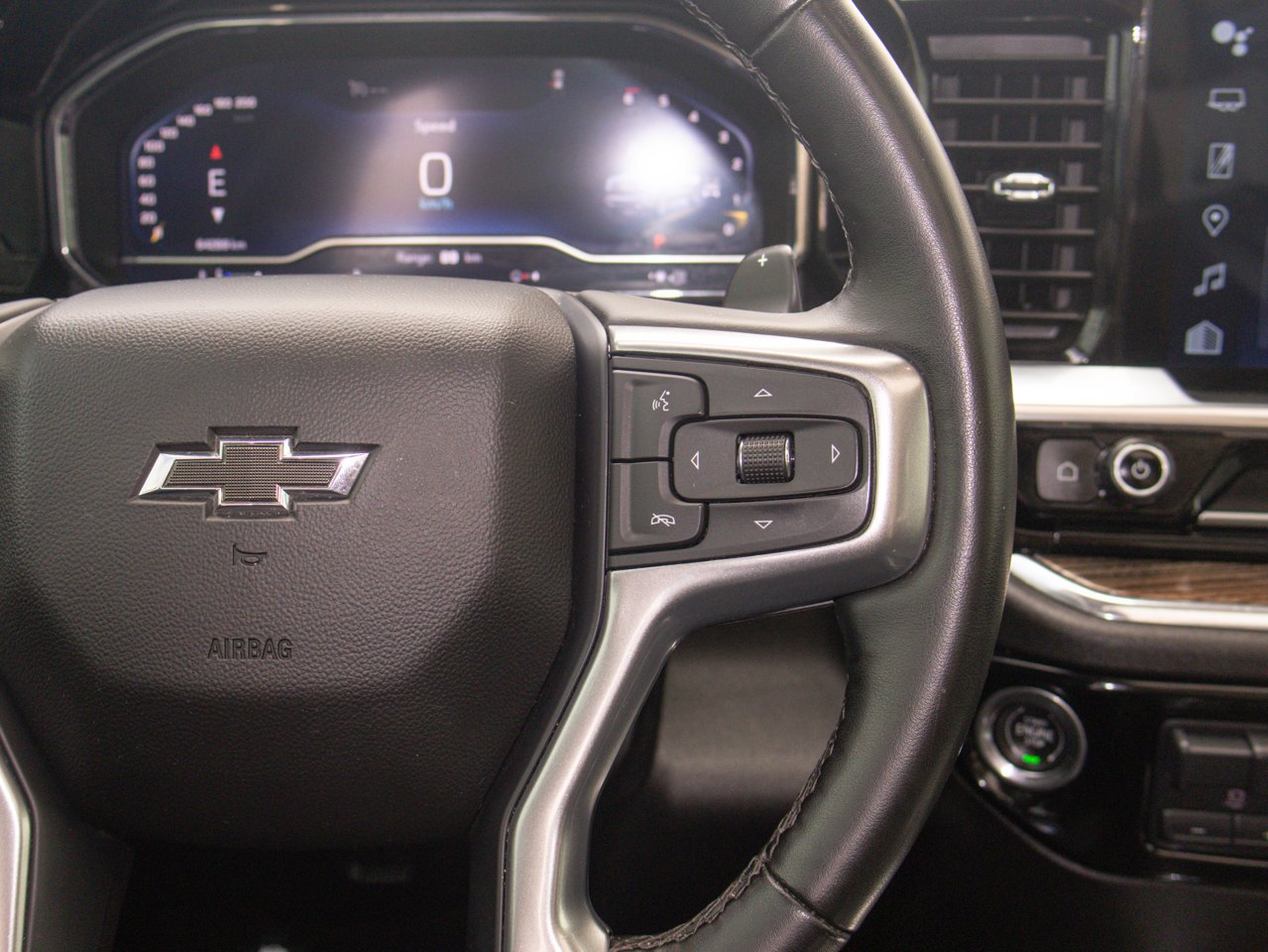2024 Chevrolet Silverado 1500 4WD Crew Cab 147 RST Black Sherwood Park - photo #25