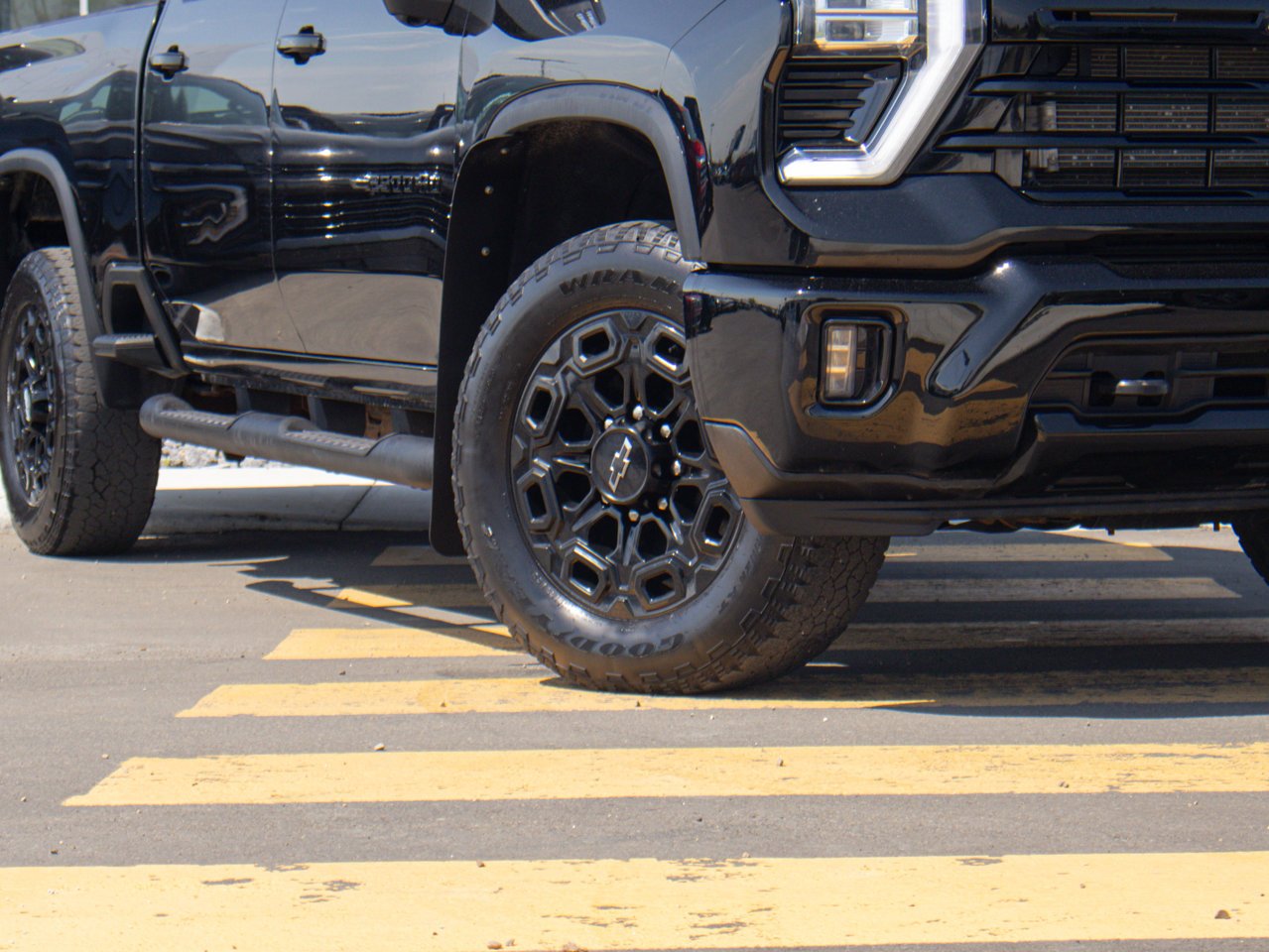 2024 Chevrolet Silverado 2500HD 4WD Crew Cab 159 LT Black Sherwood Park - photo #5
