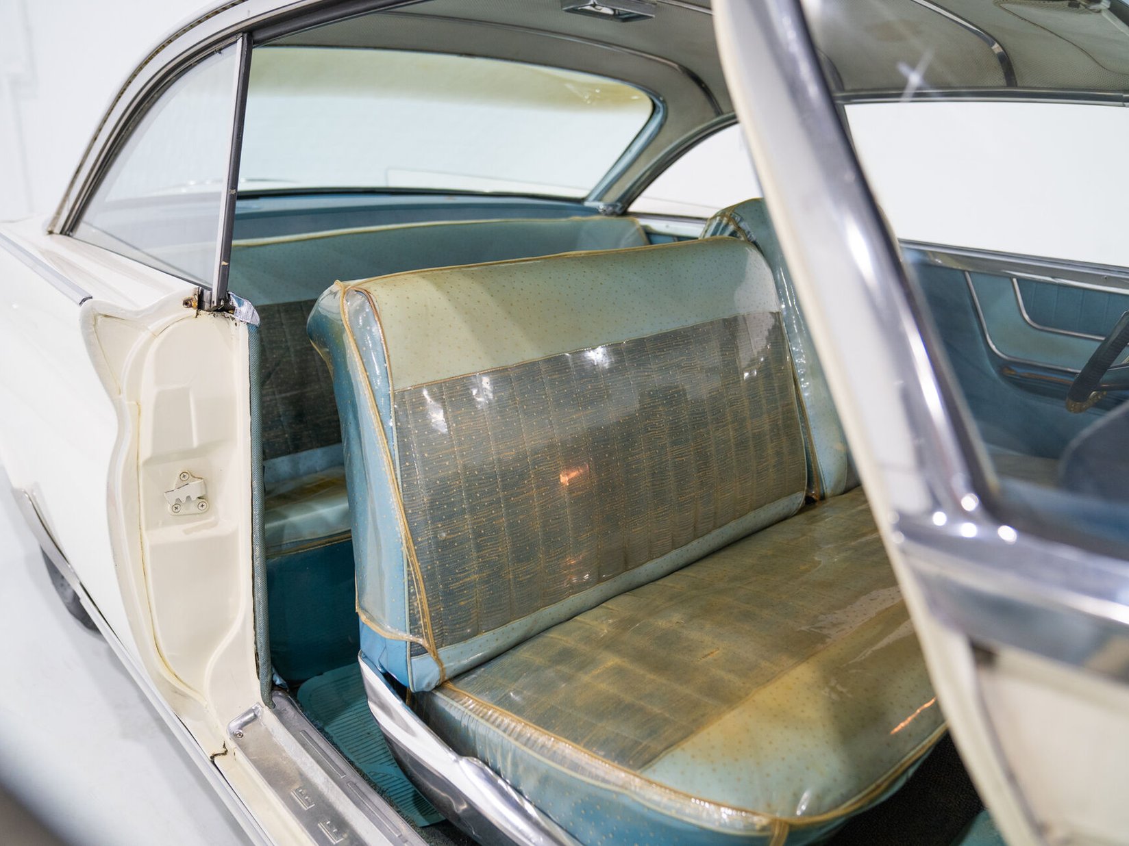 1961 Chrysler Windsor White Montreal - photo #44