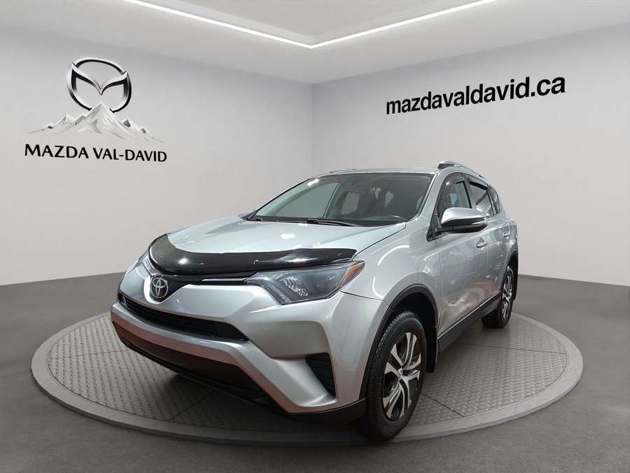2017 Toyota RAV4 Traction intégrale 4 portes LE, caméra de recul, sièges chauffant, commande audio au volant Grey