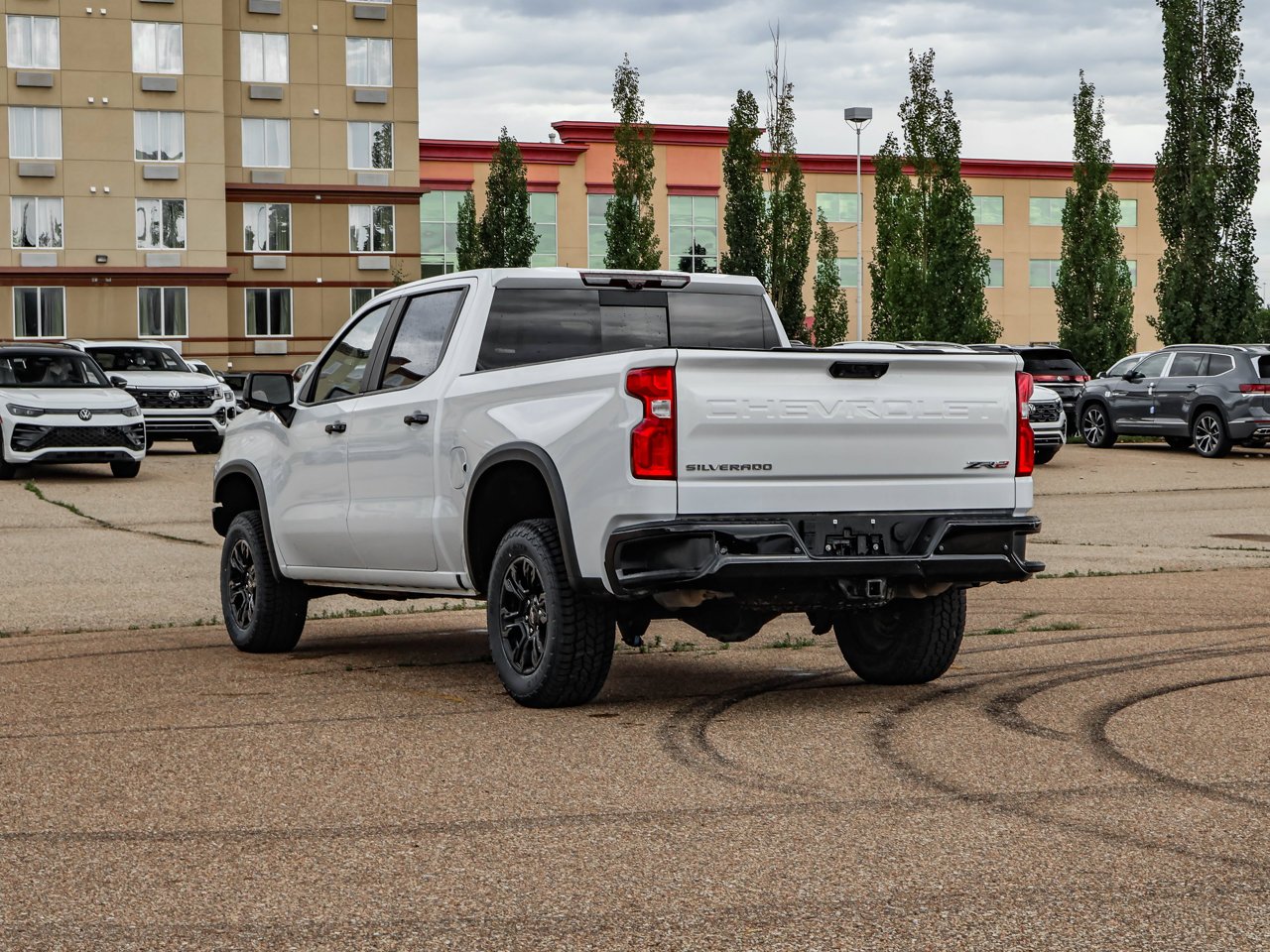 2022 Chevrolet Silverado 1500 4WD Crew Cab 147 ZR2 White Sherwood Park - photo #5