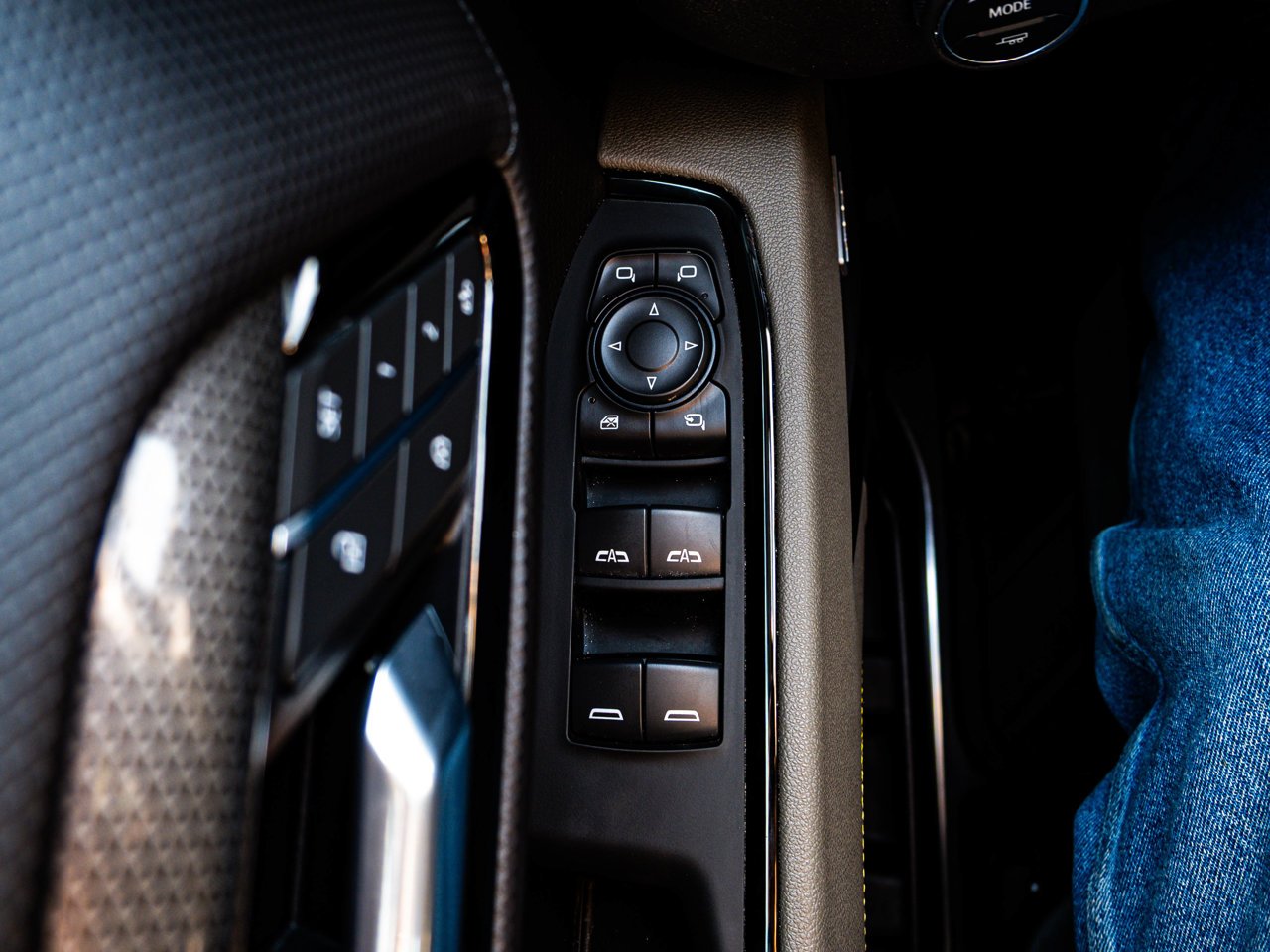 2025 Chevrolet Silverado 1500 4WD Crew Cab 147 ZR2 White Sherwood Park - photo #17
