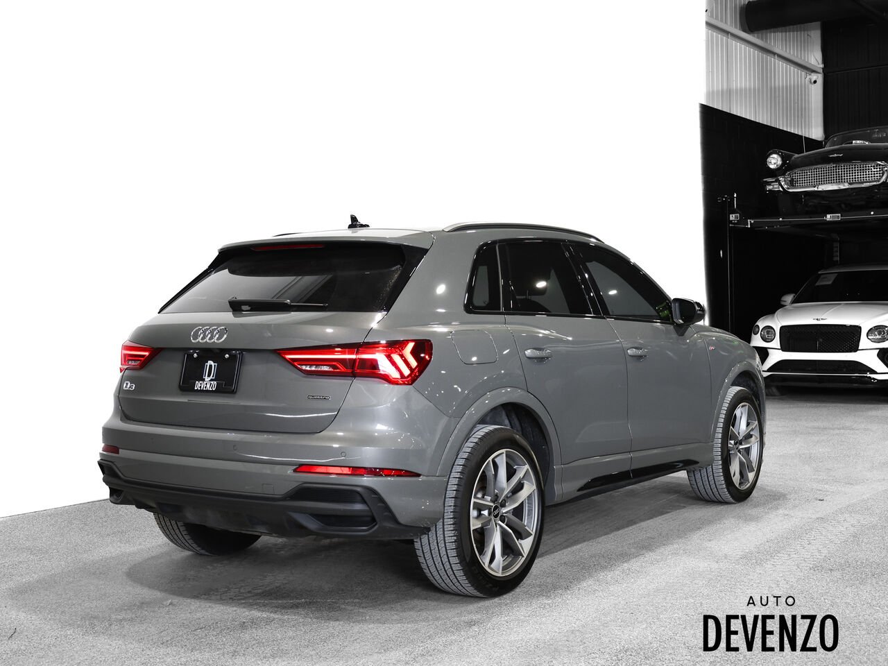 2025 Audi Q3 Grey Saint-Eustache - photo #2