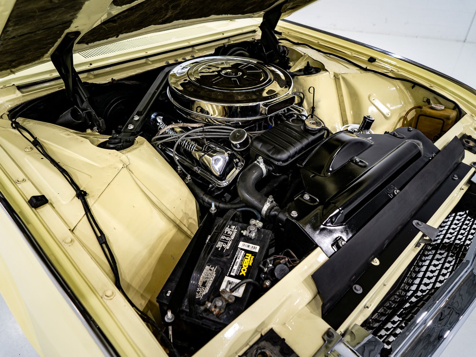 Ford Thunderbird Beautifully Presented From Older Restoration with original bill of sale 1962 Jaune Montréal - photo #16