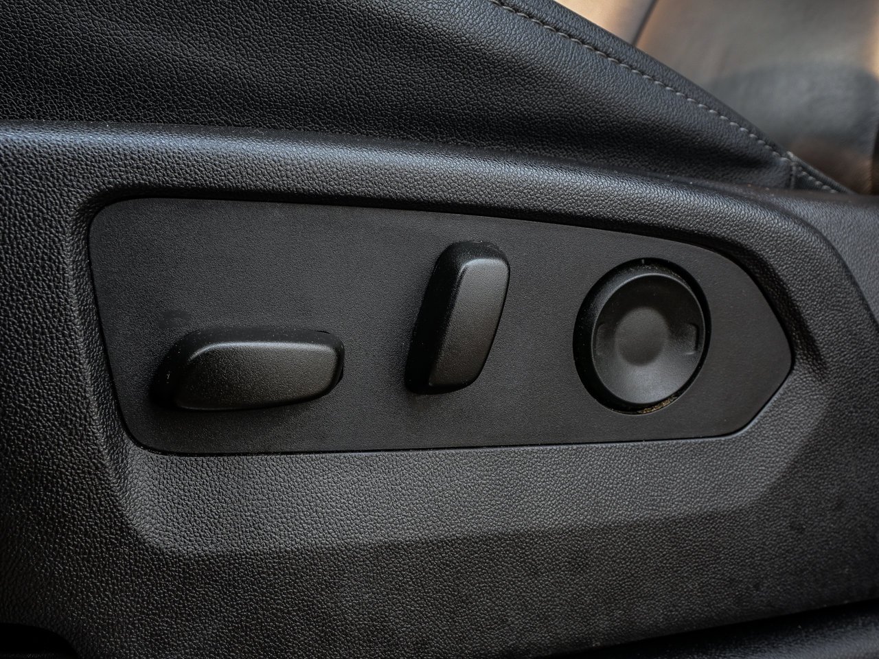 2024 GMC Sierra 1500 4WD Crew Cab 147 Elevation Black Sherwood Park - photo #16