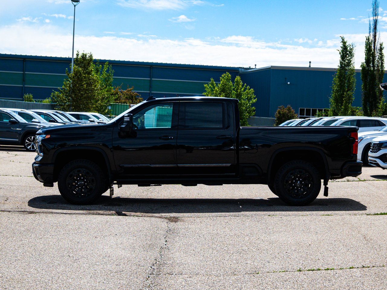 2024 Chevrolet Silverado 3500HD 4WD Crew Cab 159 High Country Black Sherwood Park - photo #6