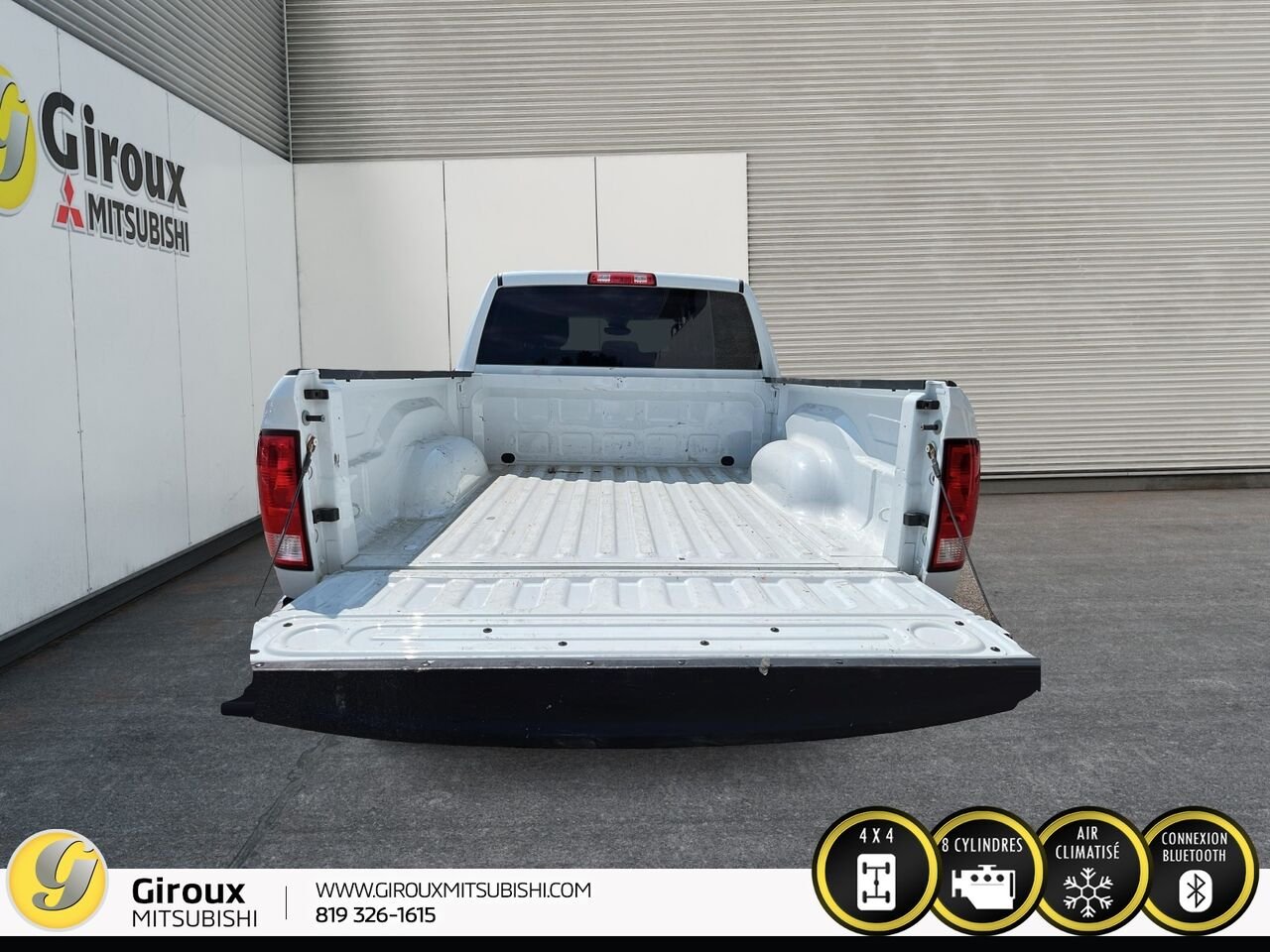 2022 RAM 1500 CLASSIC White Sainte-Agathe-des-Monts - photo #6