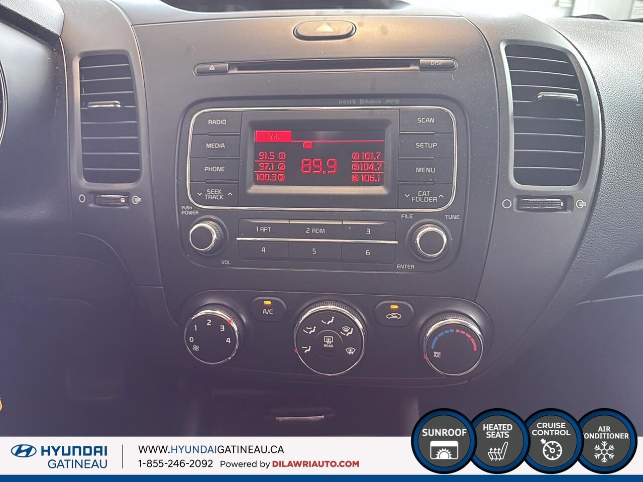 Kia Forte LX+ *** bas millage ,toit ouvrant *** 2015 Noir Ottawa & Gatineau - photo #15