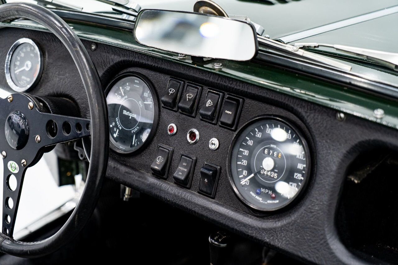 1970 Morgan Plus 8 Unrestored with only 7137km (4435miles) | PRIX EN USD Green Montreal - photo #12