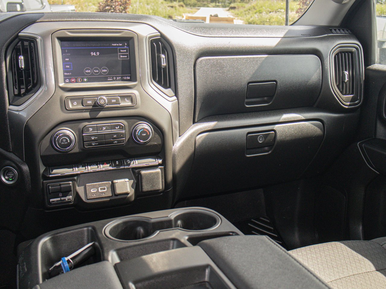2025 Chevrolet Silverado 2500HD 4WD Crew Cab 159 Custom White Sherwood Park - photo #28