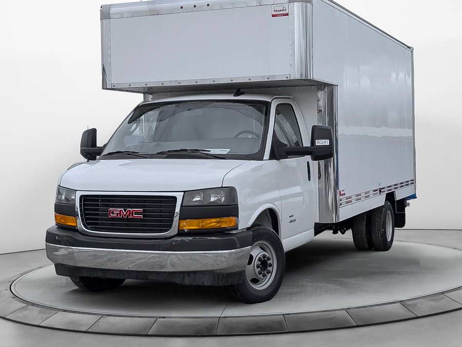 2024 GMC Savana Commercial Cutaway 2024 Summit White