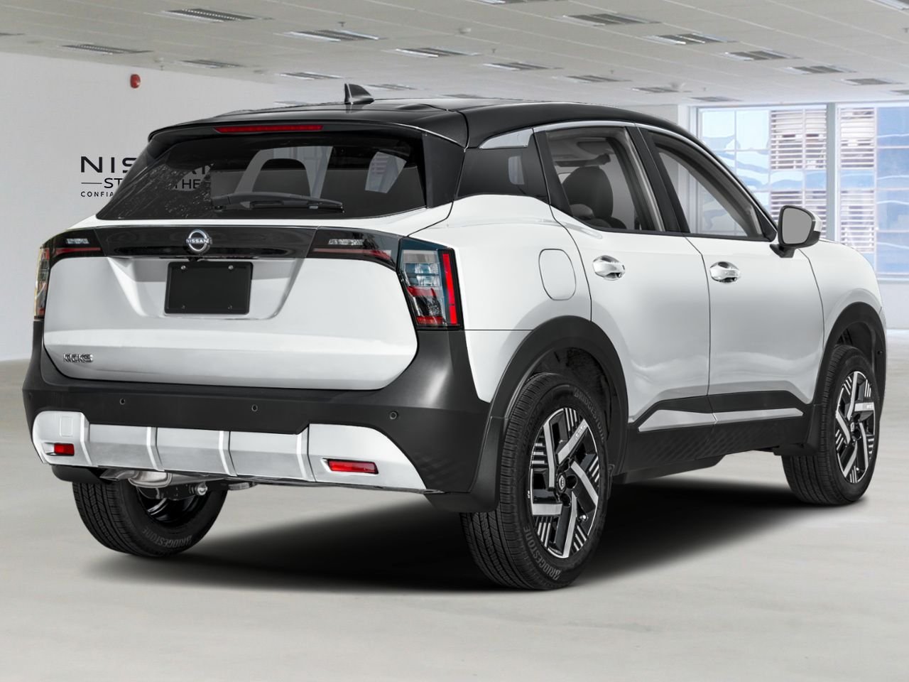 2026 Nissan Kicks Aspen White TriCoat/Super Black Ste-Agathe des Monts - photo #1
