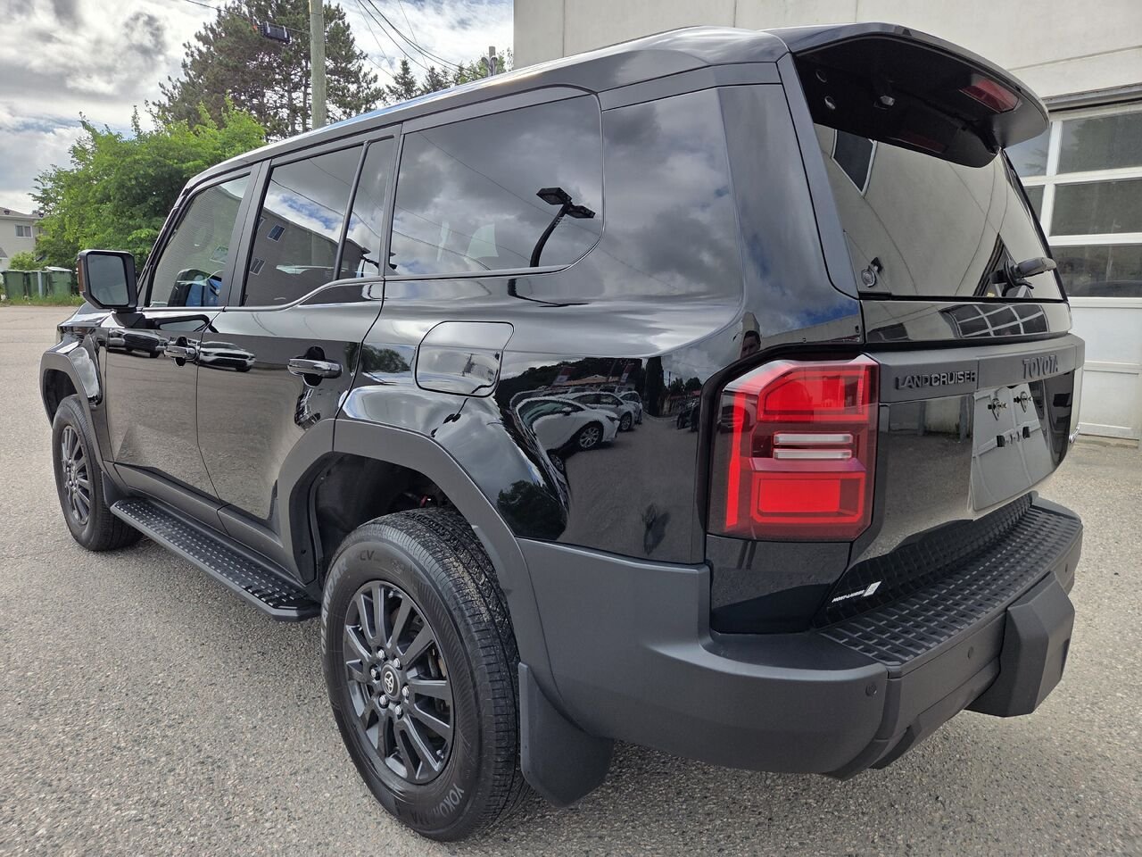 2025 Toyota LAND CRUISER Black Mont-Laurier - photo #8