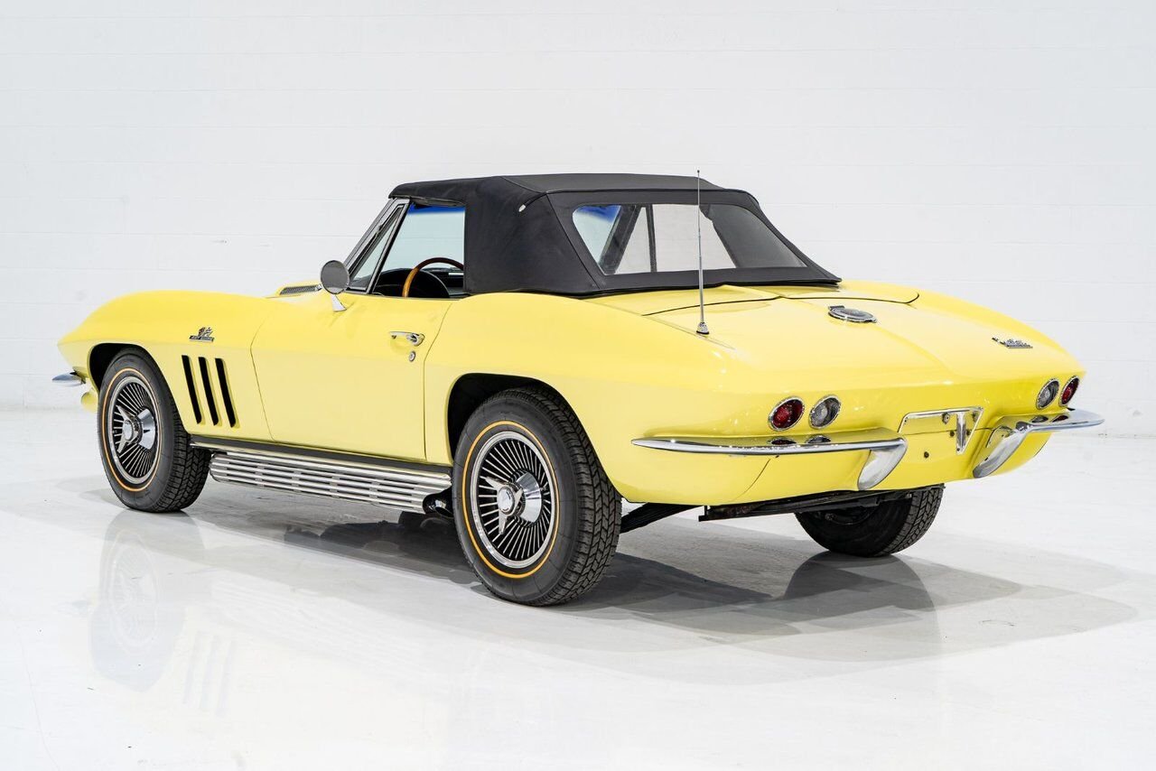 Chevrolet Corvette Matching# 427/425HP IP Code **PRICE IN USD** 1966 Jaune Montréal - photo #54