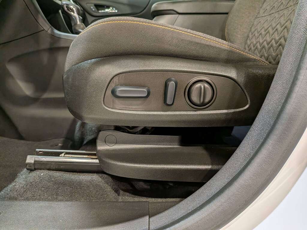 Chevrolet Equinox 2023 Blanc Val-David - photo #31