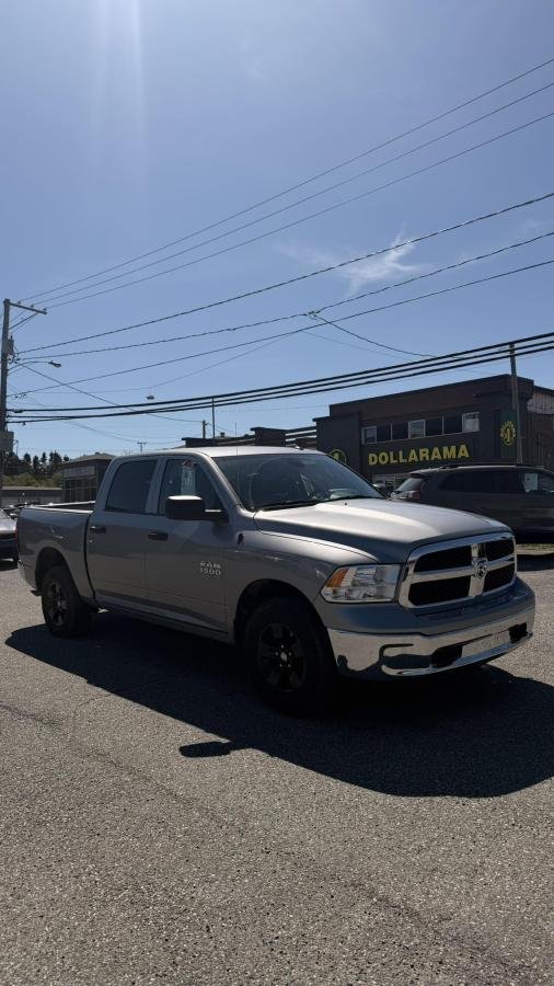 RAM 1500 Classic 2023 Gris Lac Mégantic - photo #3