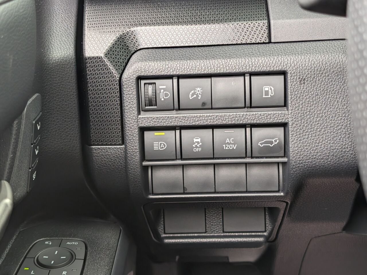 2025 Toyota 4Runner JTEVA5BR2S5056034 Underground Sherbrooke - photo #14