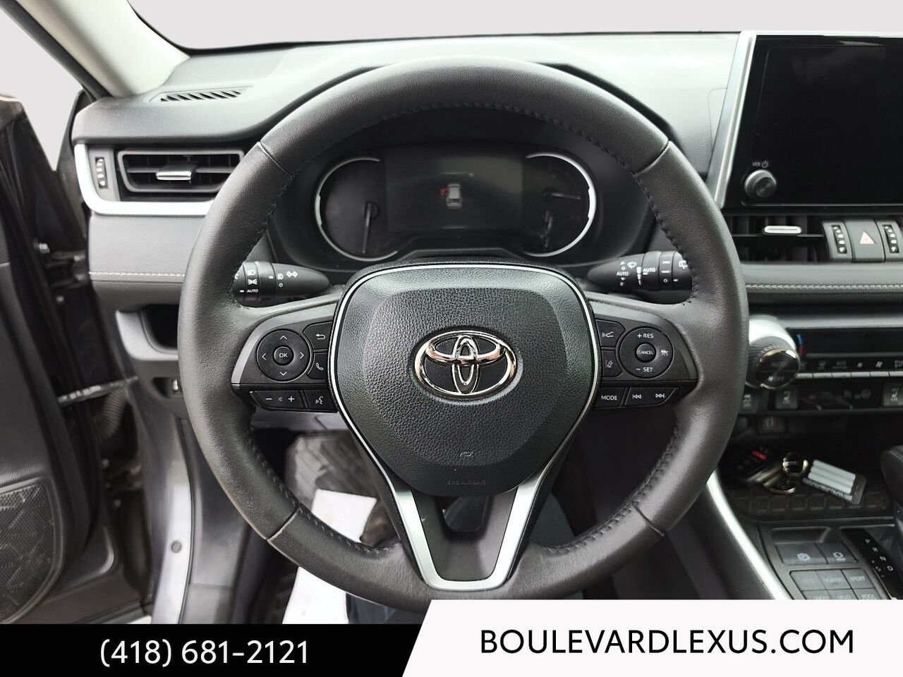 Toyota RAV4 19909A | XLE TI 2023 Gris Québec - photo #11