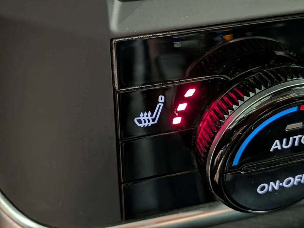 Nissan Rogue AWD SV Moonroof 2023 Noir Val-David - photo #2