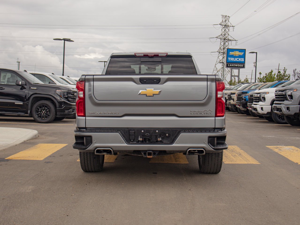 2024 Chevrolet Silverado 1500 4WD Crew Cab 157 High Country Grey Sherwood Park - photo #8