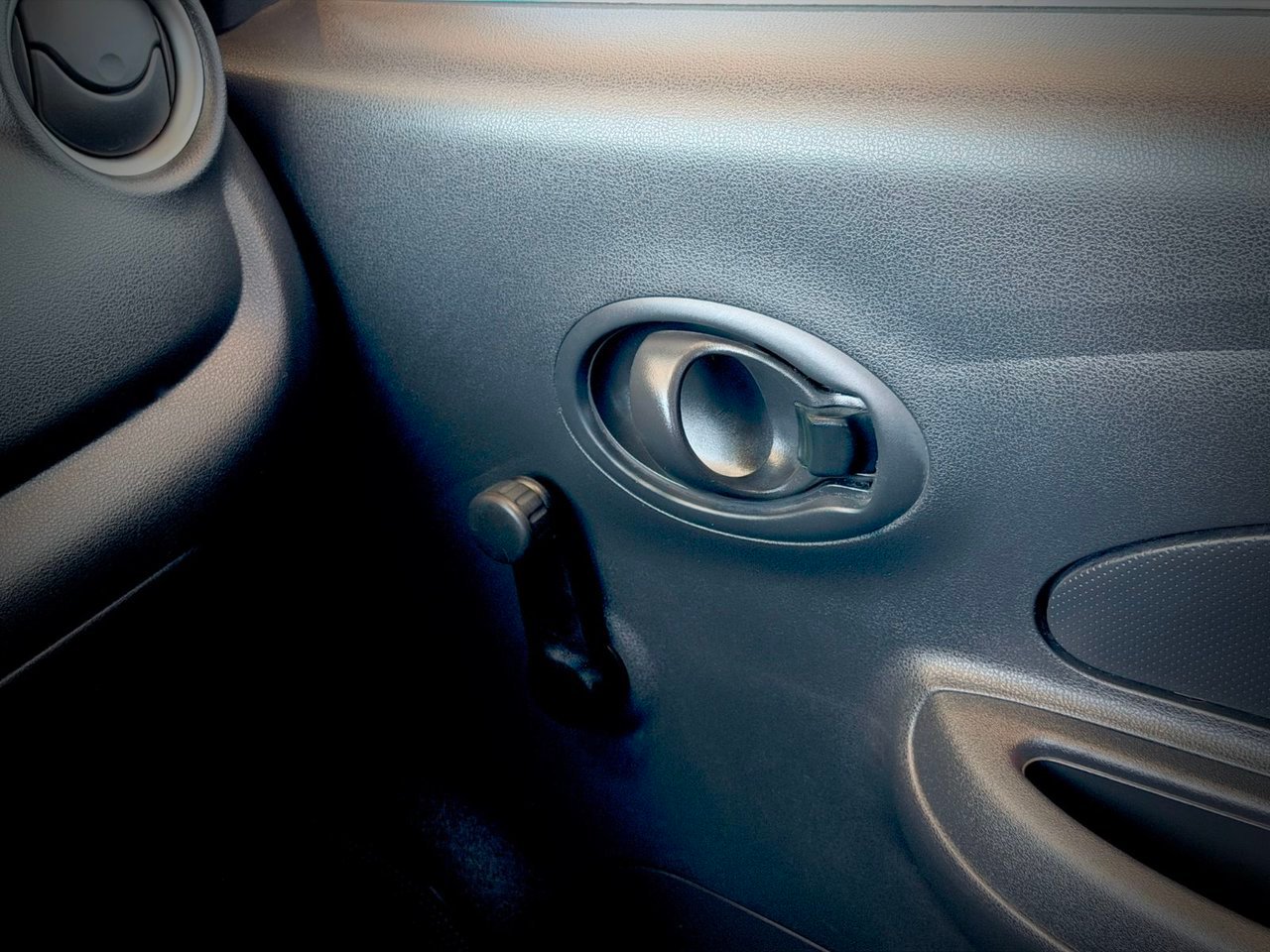 2019 Nissan Micra Black Notre-Dame-des-Prairies - photo #24