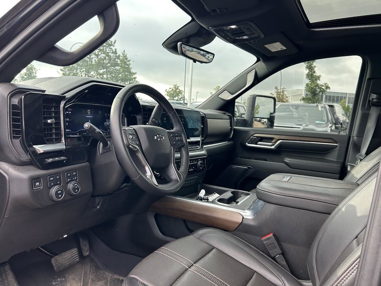 2024 Chevrolet Silverado 3500HD 4WD Crew Cab 159 High Country Black Sherwood Park - photo #5
