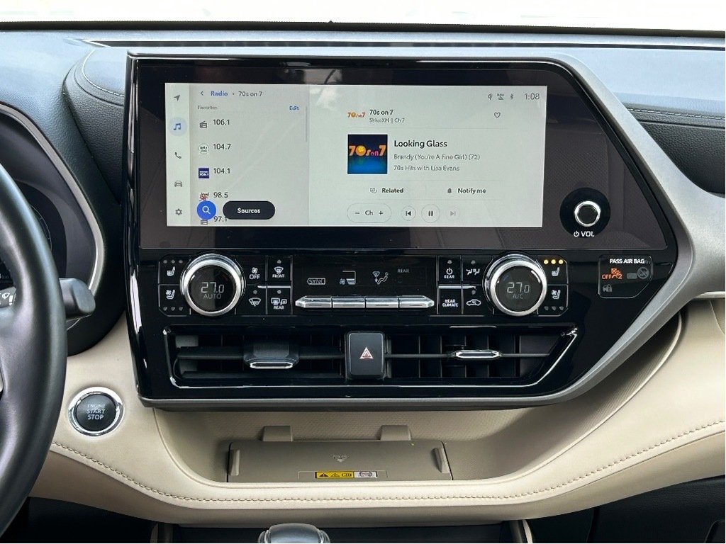 2023 Toyota Highlander White Gatineau - photo #16