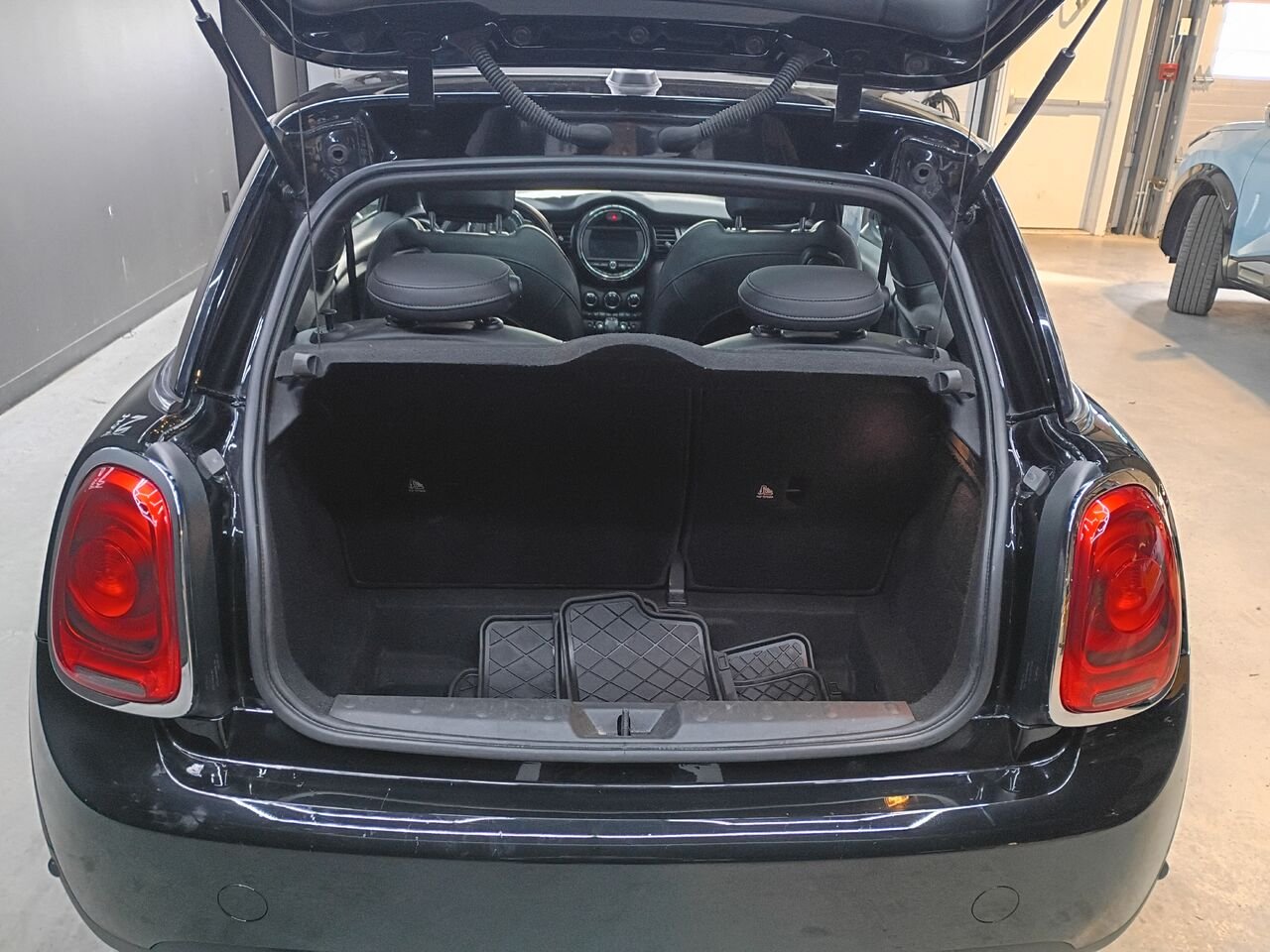 2019 MINI 3 portes Black Blainville - photo #10