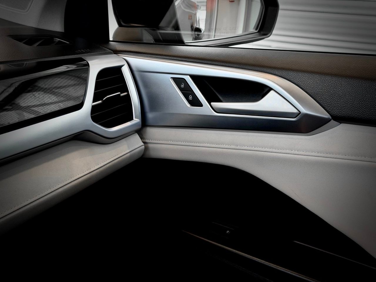 2025 Volkswagen Taos Silver Notre-Dame-des-Prairies - photo #31