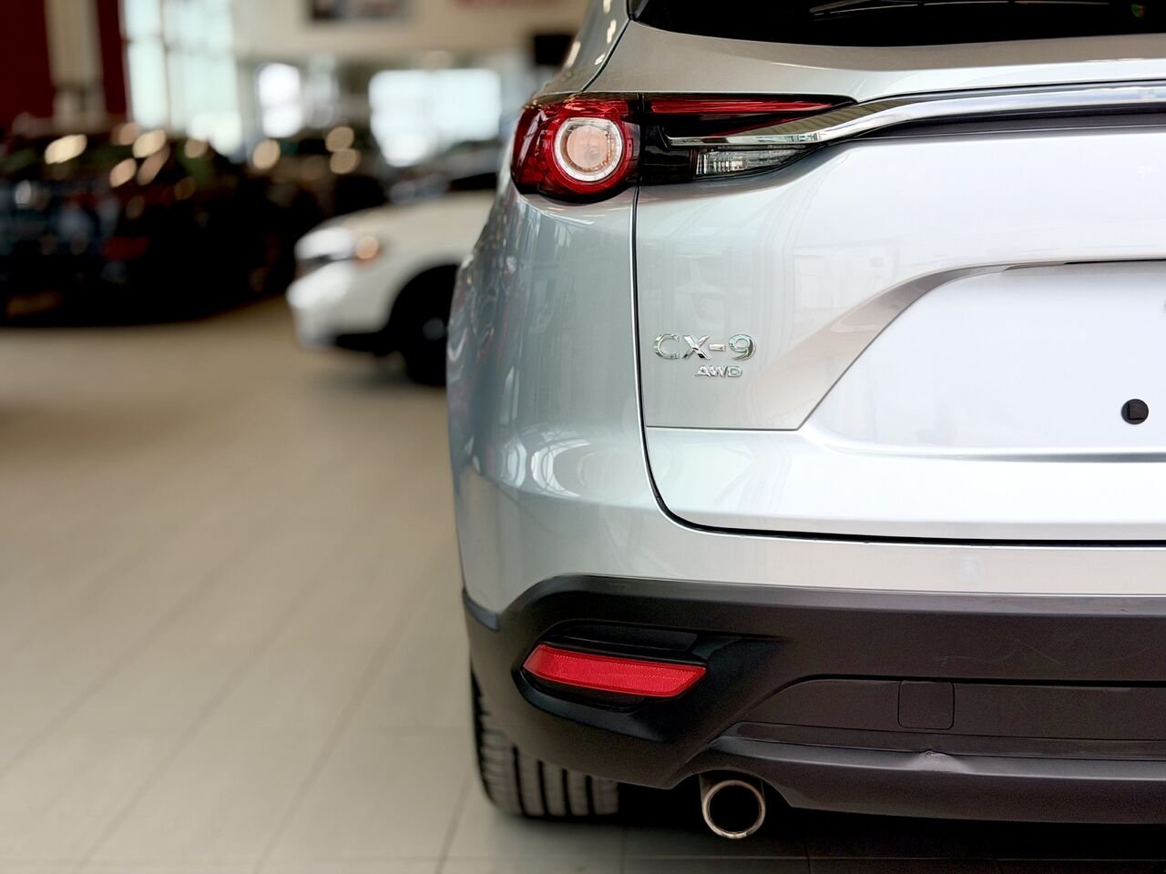 2023 Mazda CX-9 Silver Notre-Dame-des-Prairies - photo #12