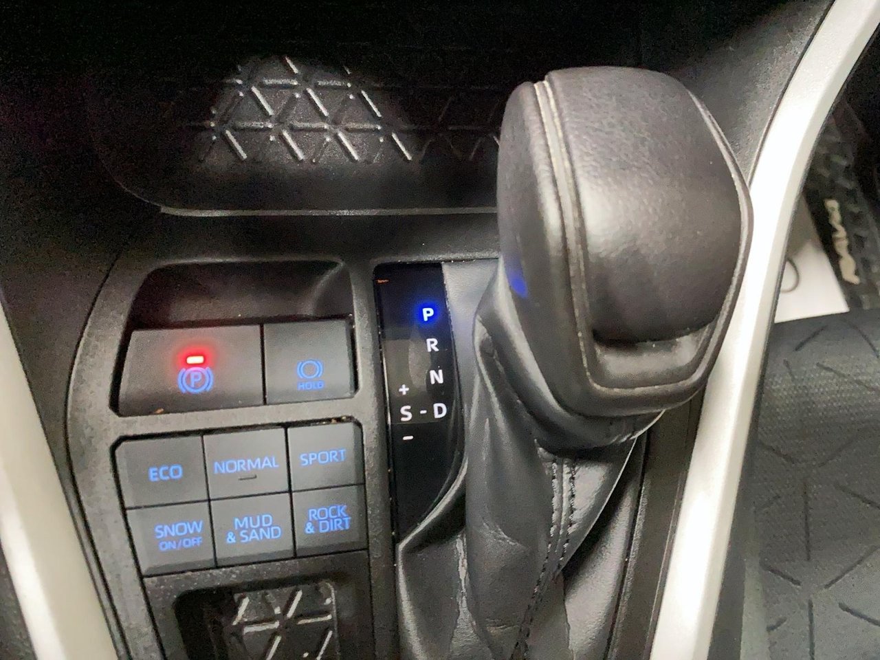 2022 Toyota RAV4 VIN 2T3B1RFV2NW261100 Grey Chicoutimi - photo #18