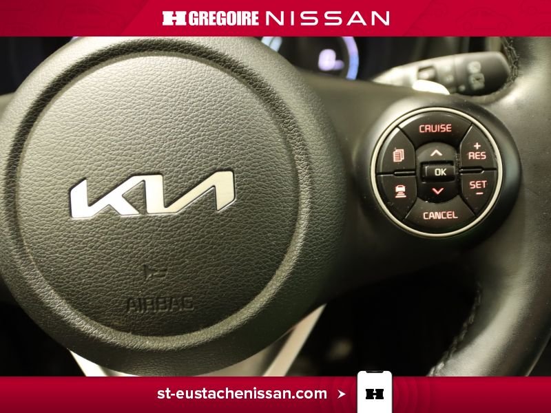 2022 Kia Soul White Laval - photo #27