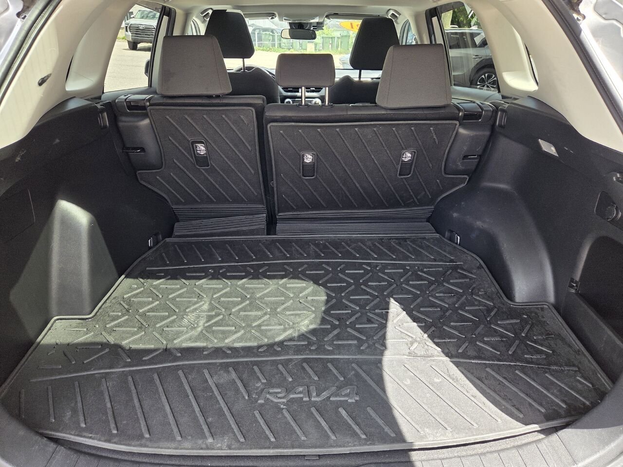 2021 Toyota RAV4 Grey Mont-Laurier - photo #6