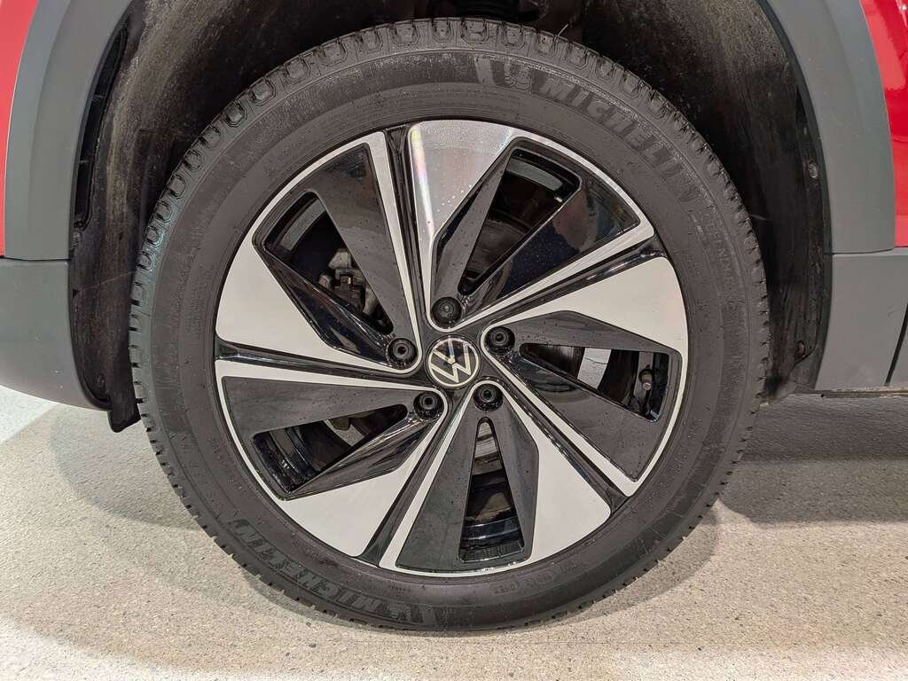 2024 Volkswagen Taos Highline 4MOTION Red Val-David - photo #33