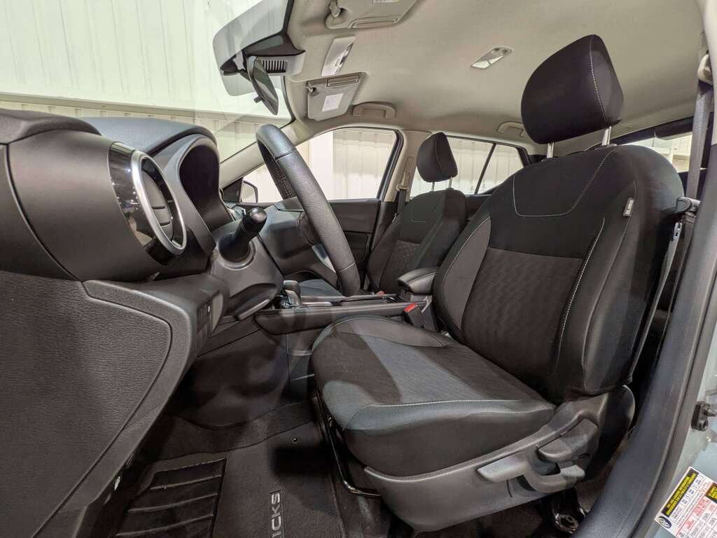 2024 Nissan Kicks SV FWD Grey Val-David - photo #1