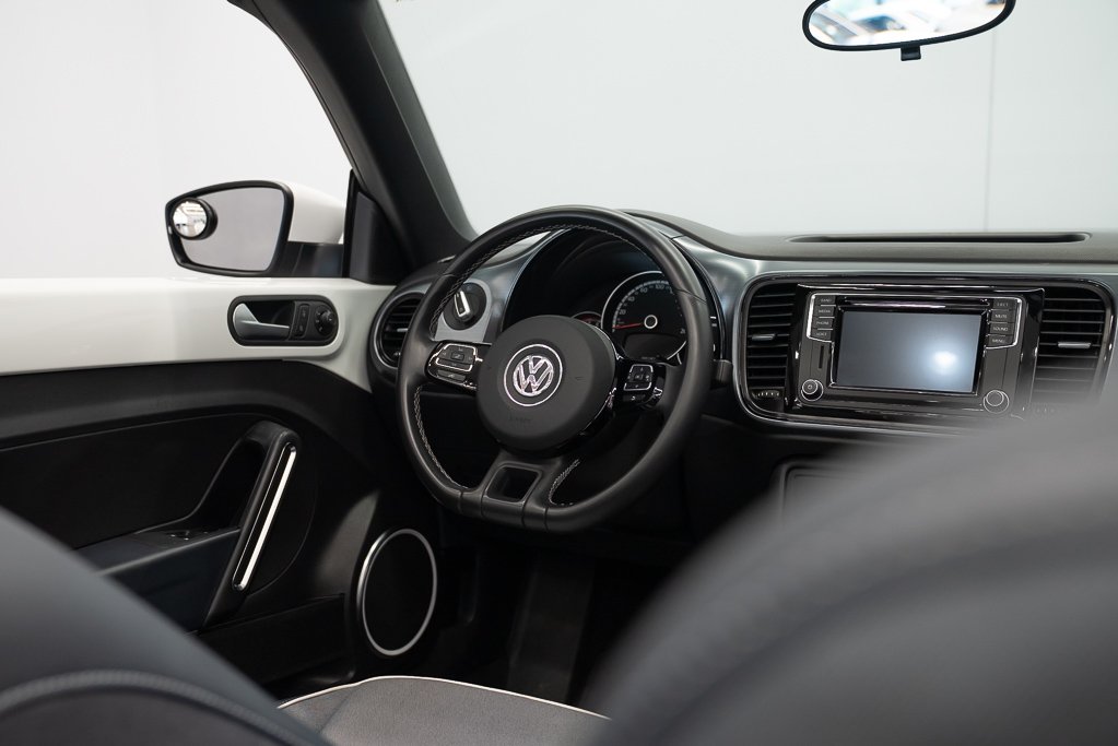 2016 Volkswagen Beetle Denim Edition White Kirkland - photo #18