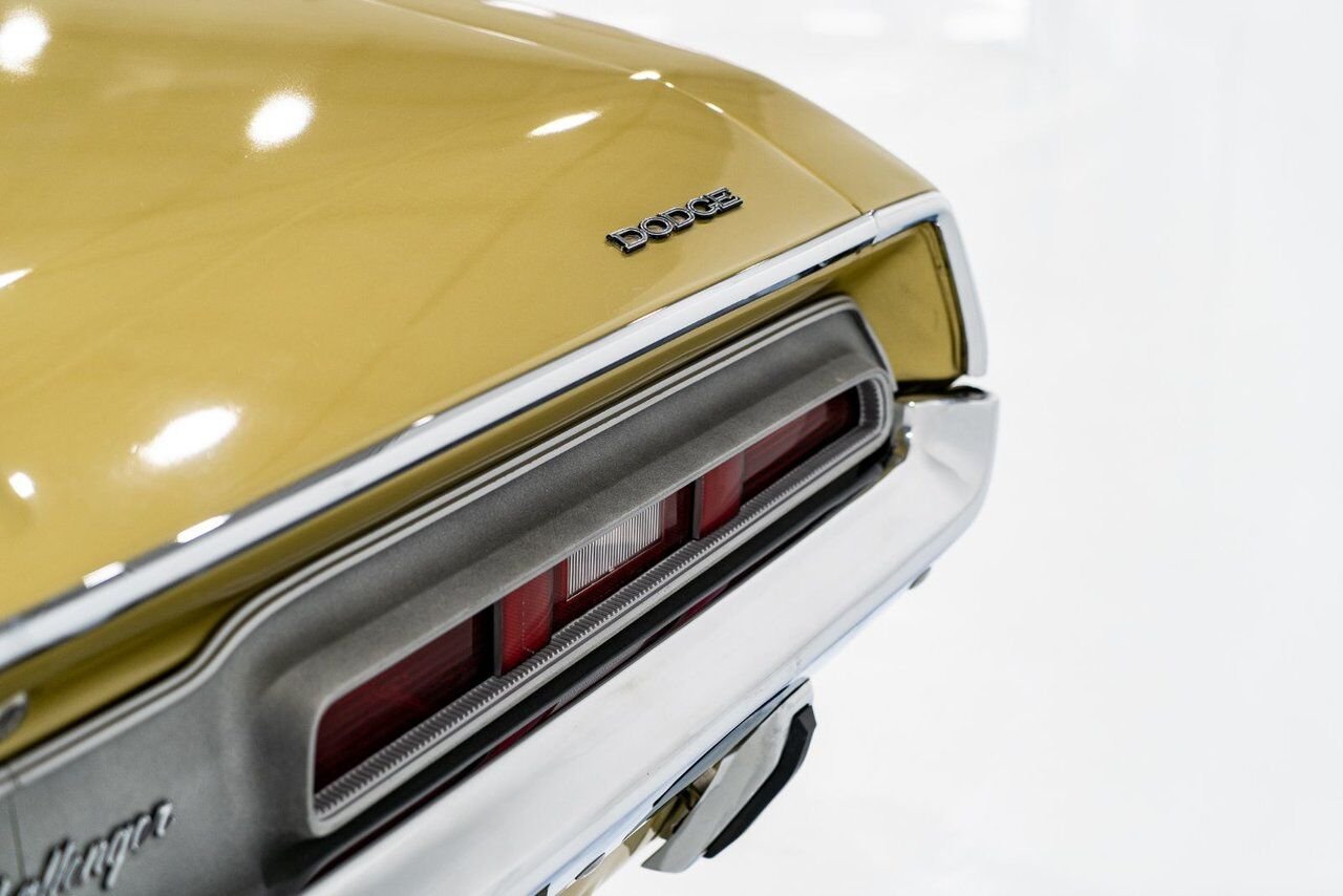 Dodge Challenger *PRIX EN USD* Convertible Fully restored to desirable specifications 1971 Or Montréal - photo #49