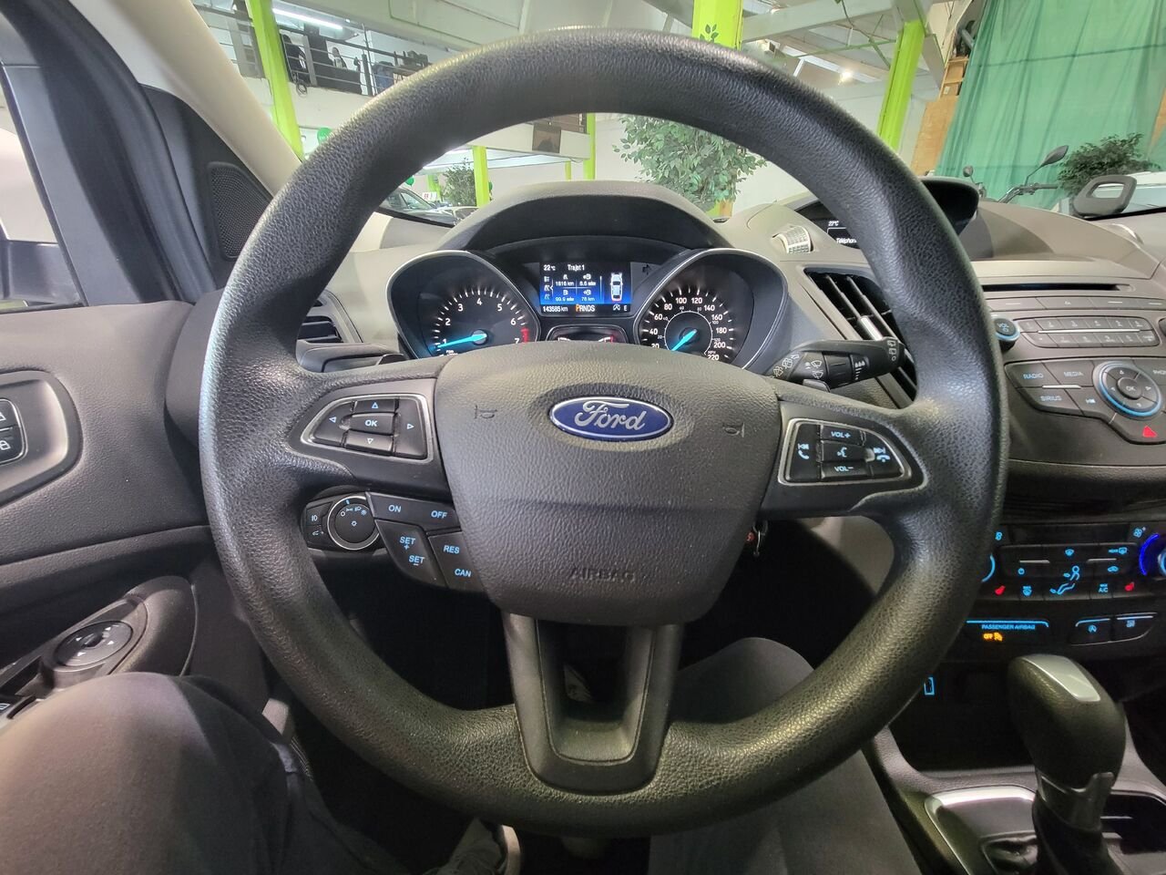 2017 Ford Escape White  - photo #15