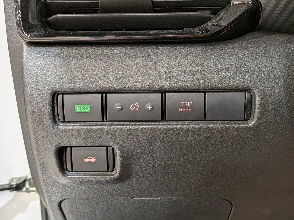 2024 Nissan Sentra SR Manual White Val-David - photo #29